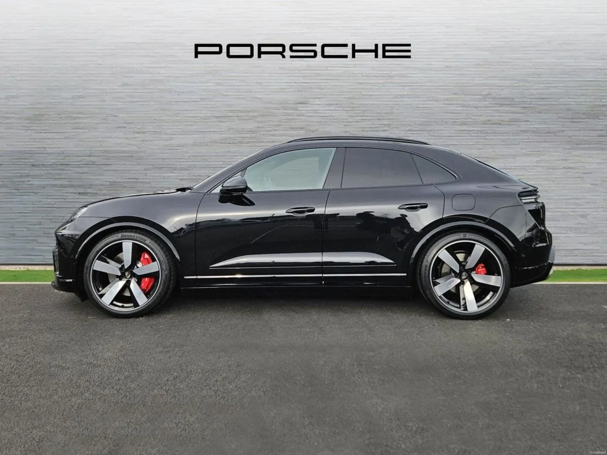 Porsche Macan Turbo Electric - Image 3