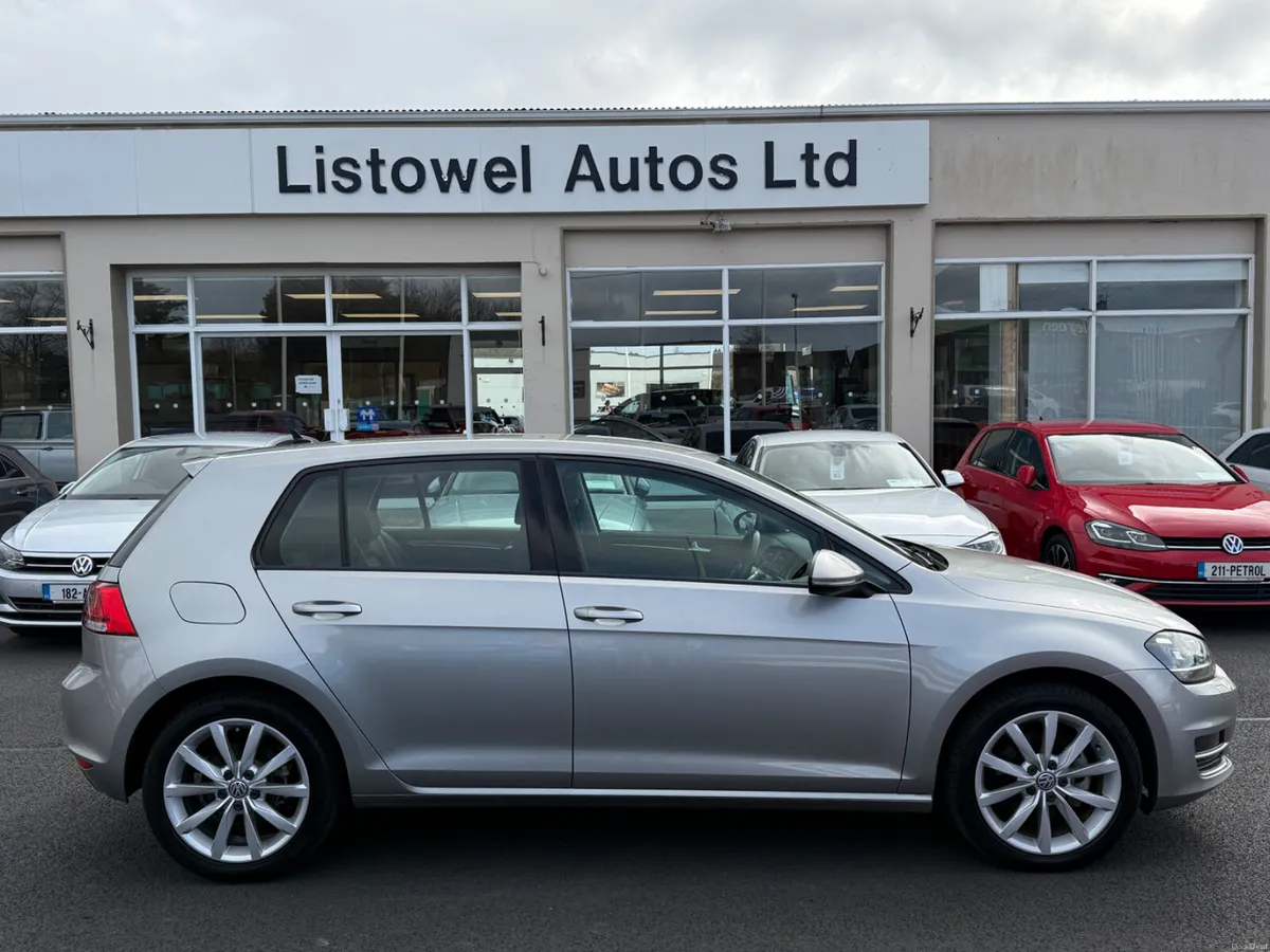 LOW MILEAGE- 152 VW GOLF HIGHLINE 1.4 AUTOMATIC - Image 1