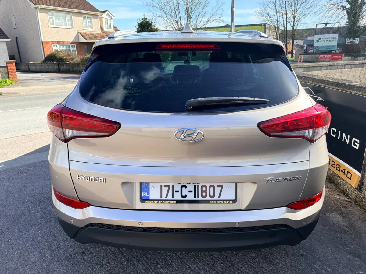 Hyundai Tucson Executive 1 owner - Image 4