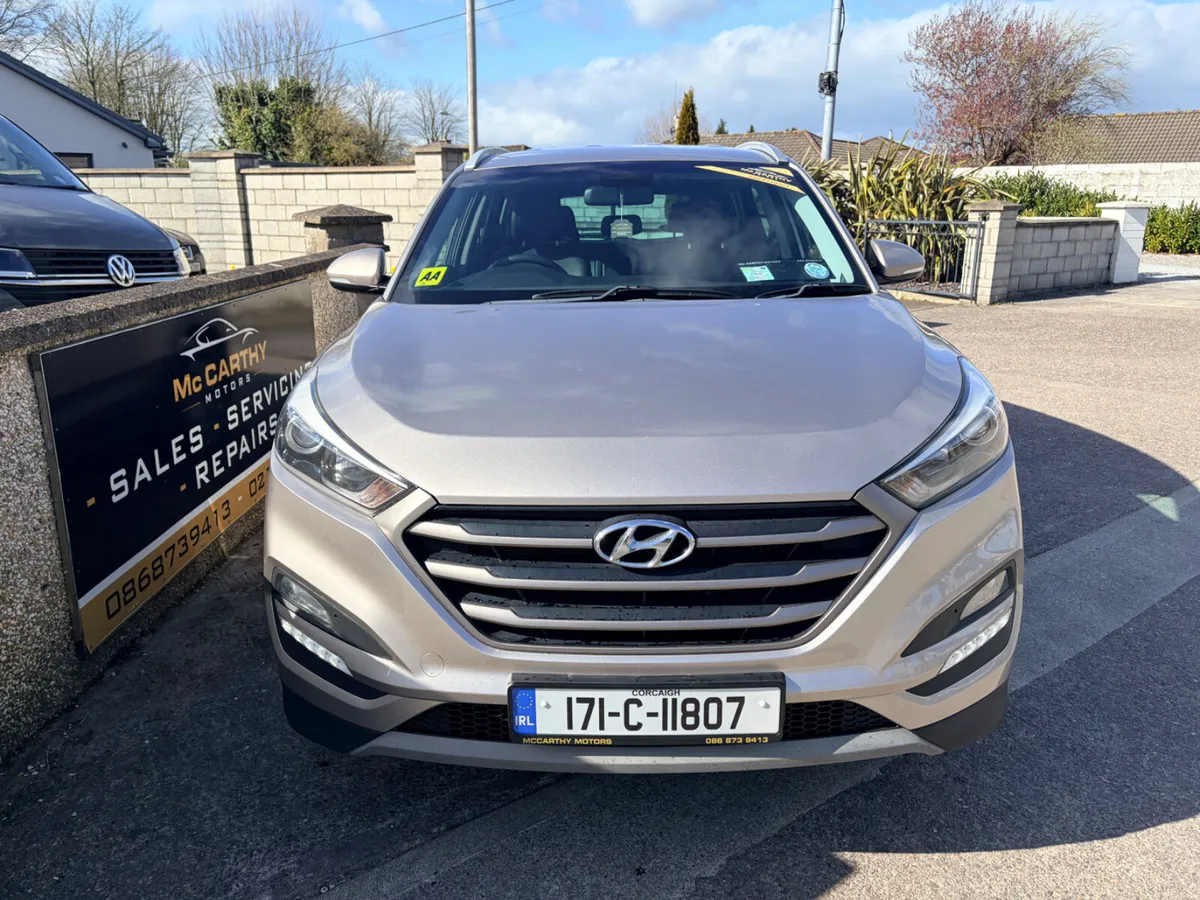 Hyundai Tucson Executive 1 owner - Image 2