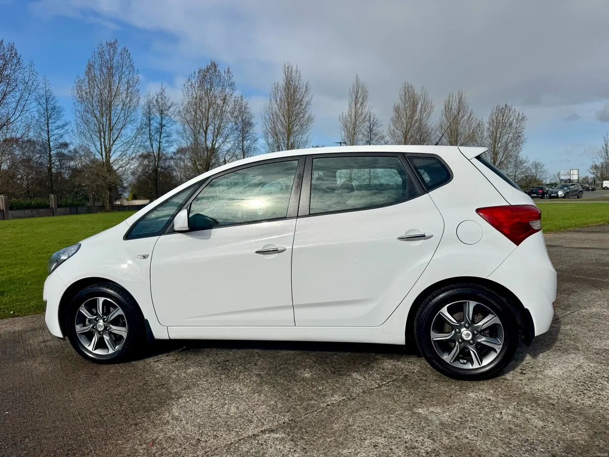👌*Hyundai IX20 Deluxe ONLY 53kms!! / NCT 07/27*👌 - Image 5