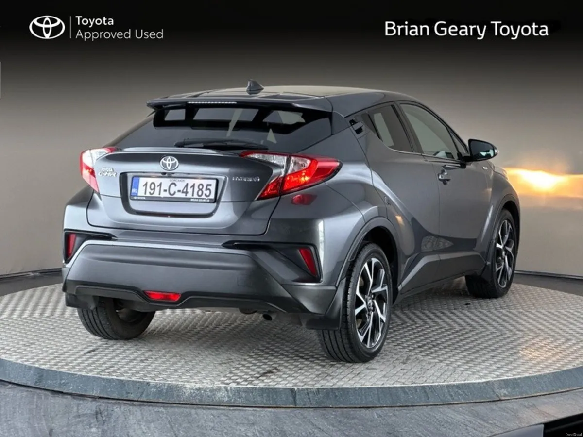 Toyota C-HR HYBRID SPORT - Image 2