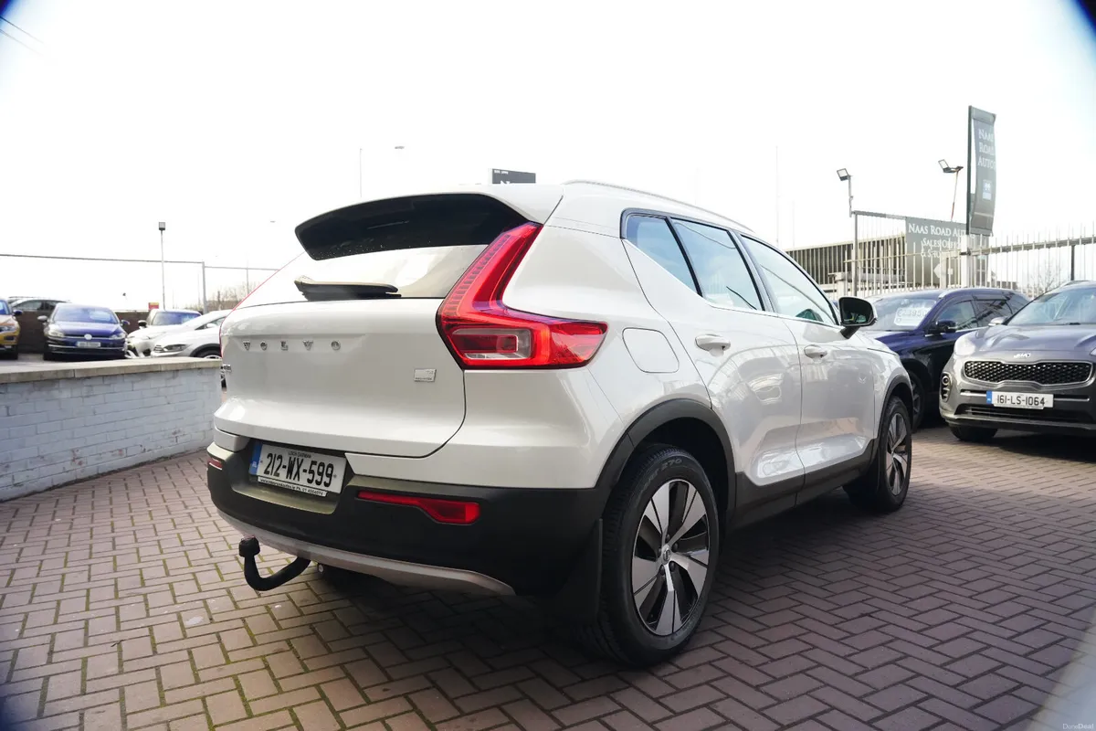 XC40 PHEV T4 197hp Insciption Exp AUTO - Image 4
