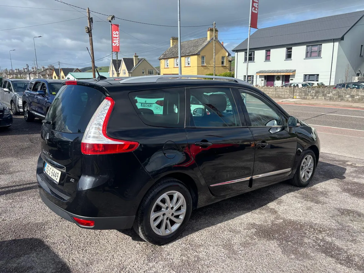 Renault Grand Scenic 2015  7  SEATER - Image 2