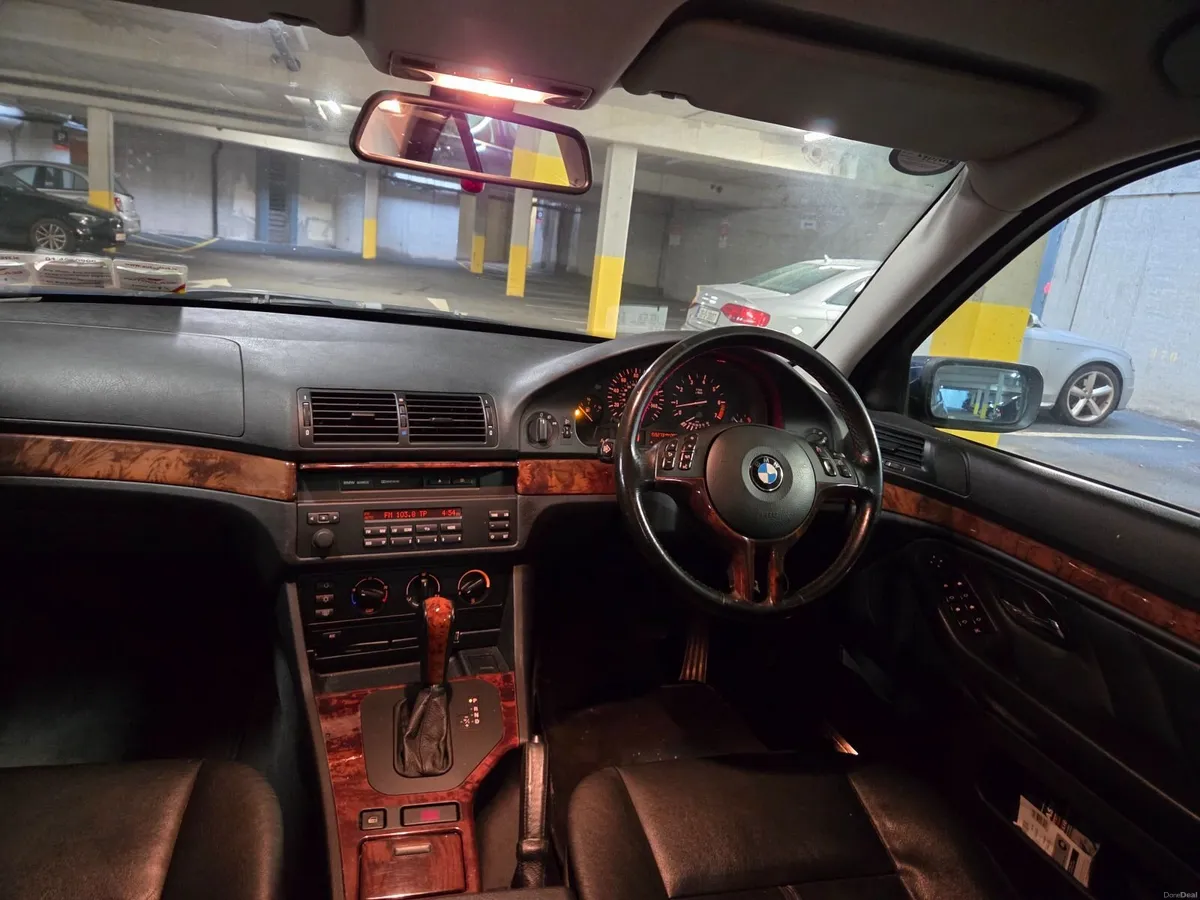BMW 5-Series 2003 - Image 2