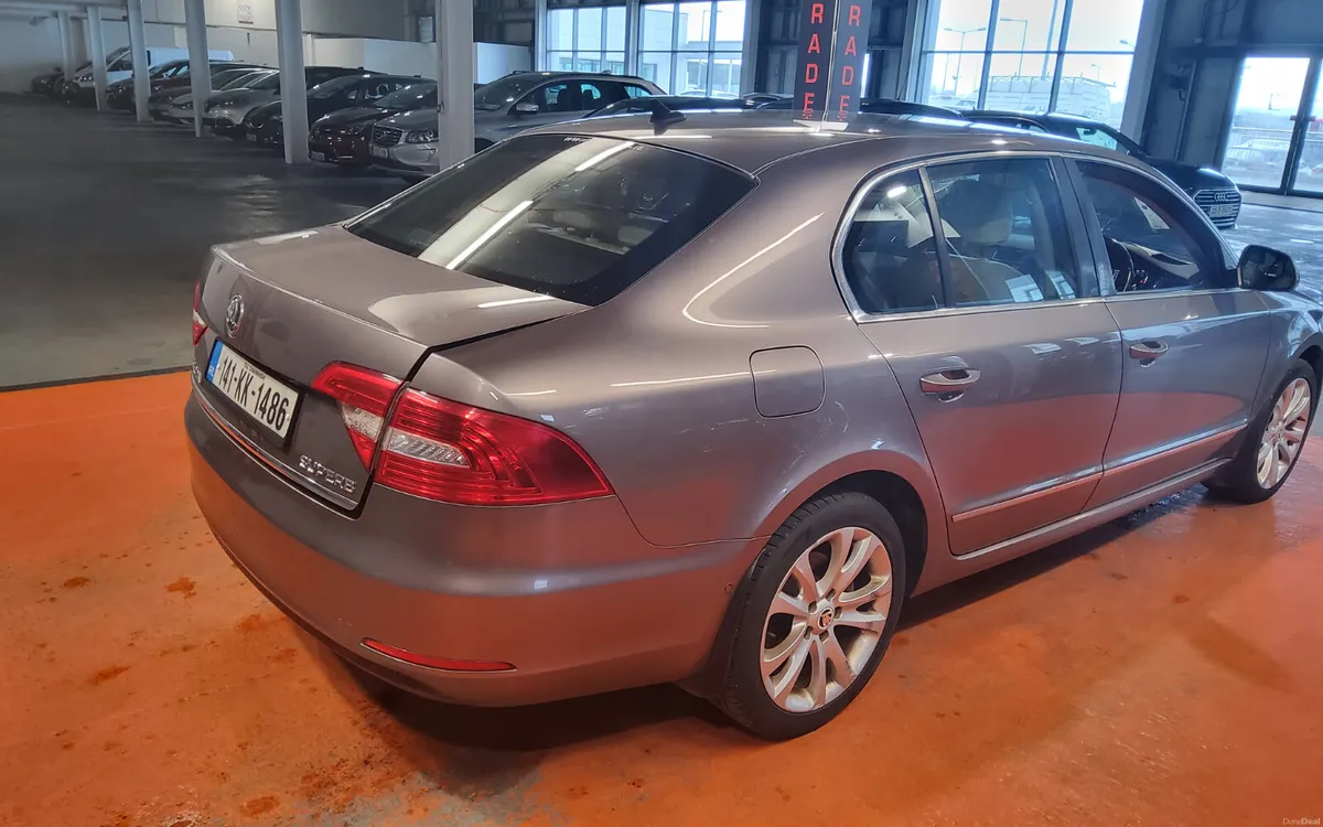 Skoda Superb 2014 - Image 3