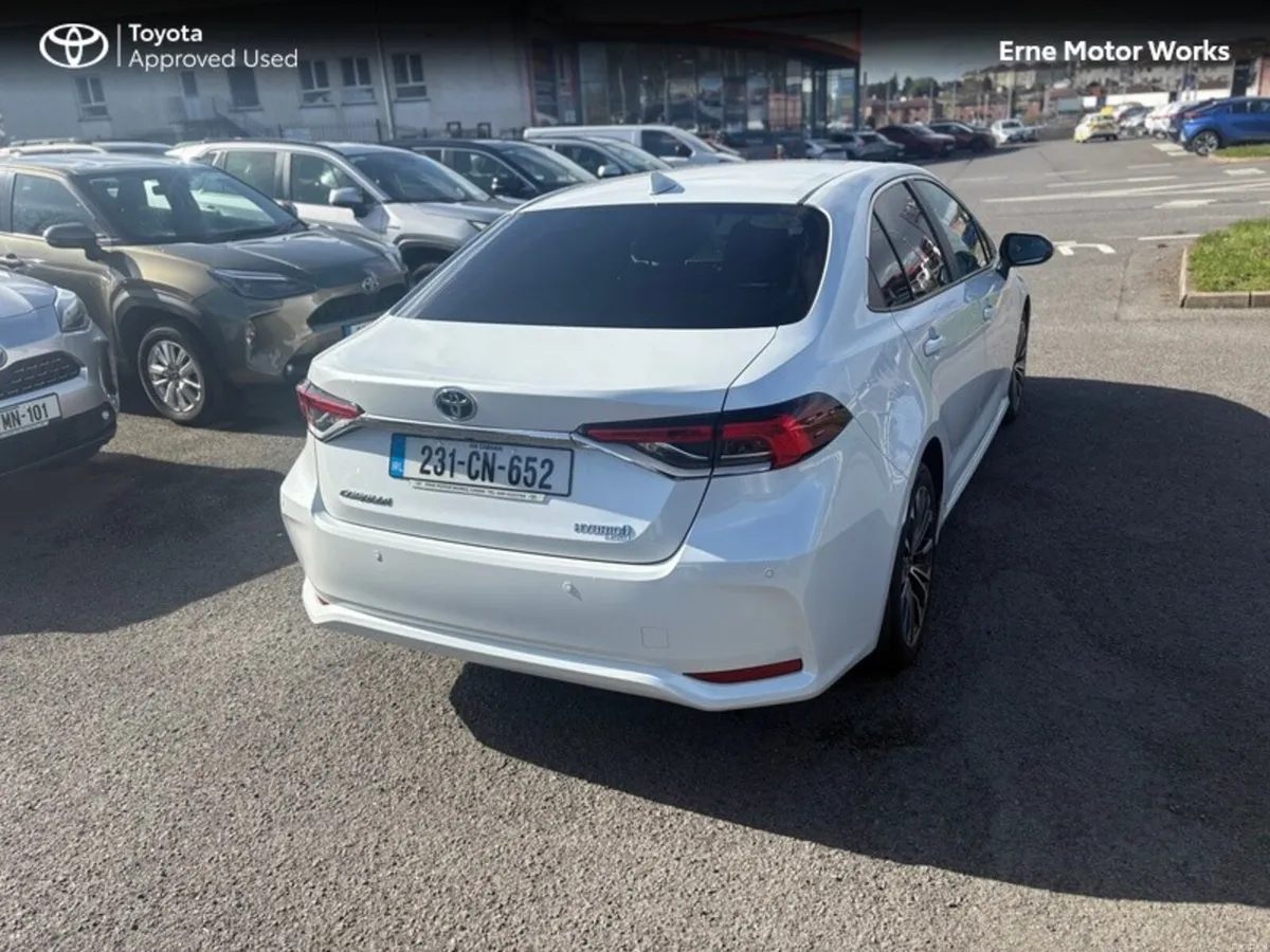 Toyota Corolla COROLLA HYB LUNA Sport SALOON - Image 3
