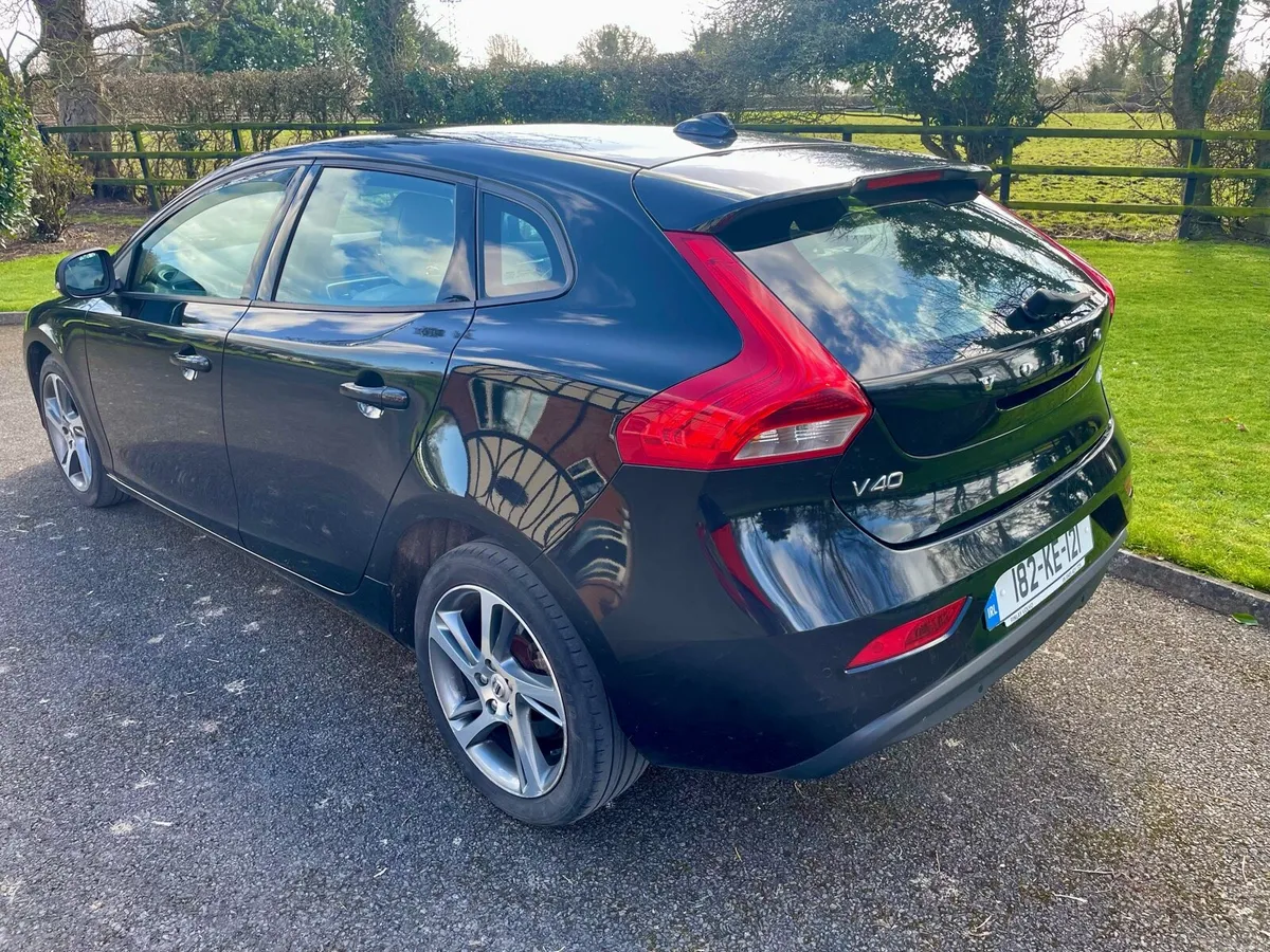Volvo V40 2018 - Image 3