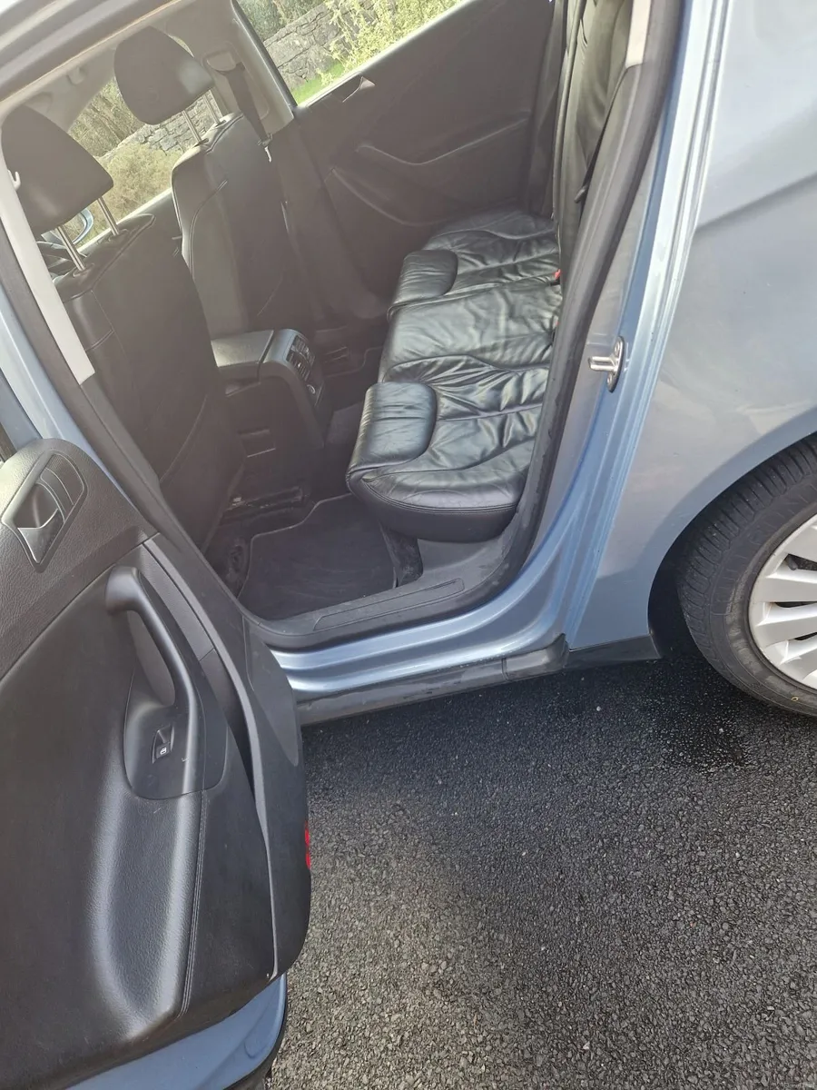 Volkswagen Passat 2010 - Image 4