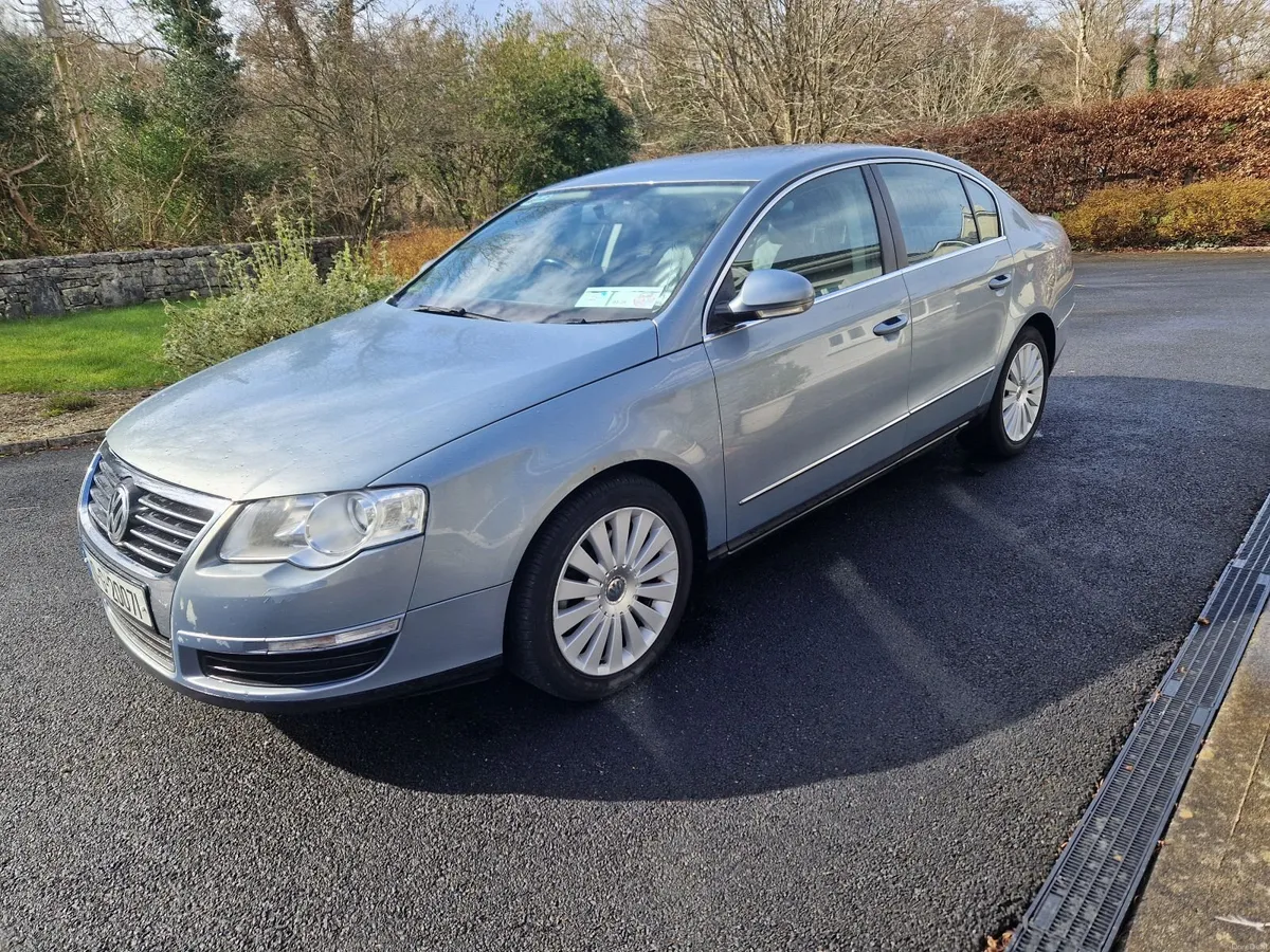Volkswagen Passat 2010 - Image 1
