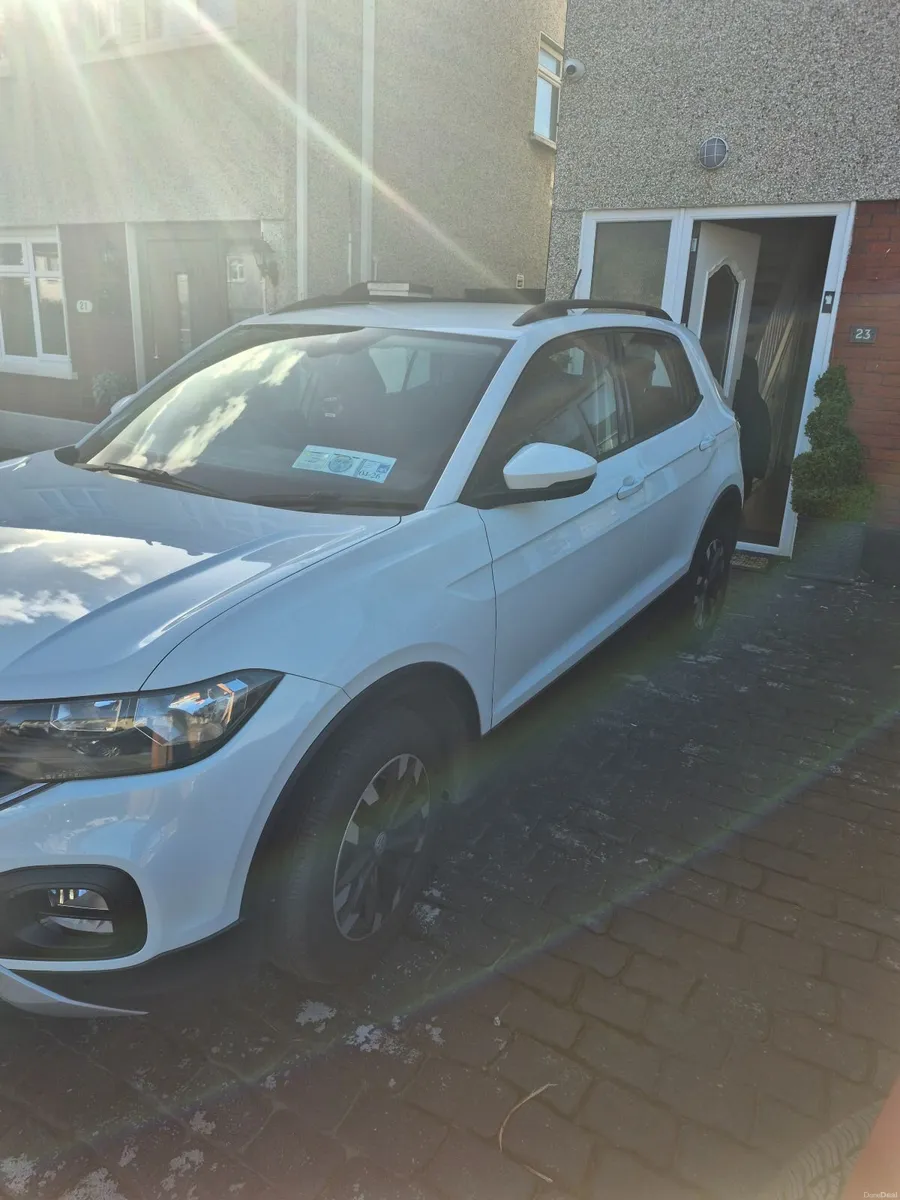 Volkswagen T-Cross 2019 - Image 2