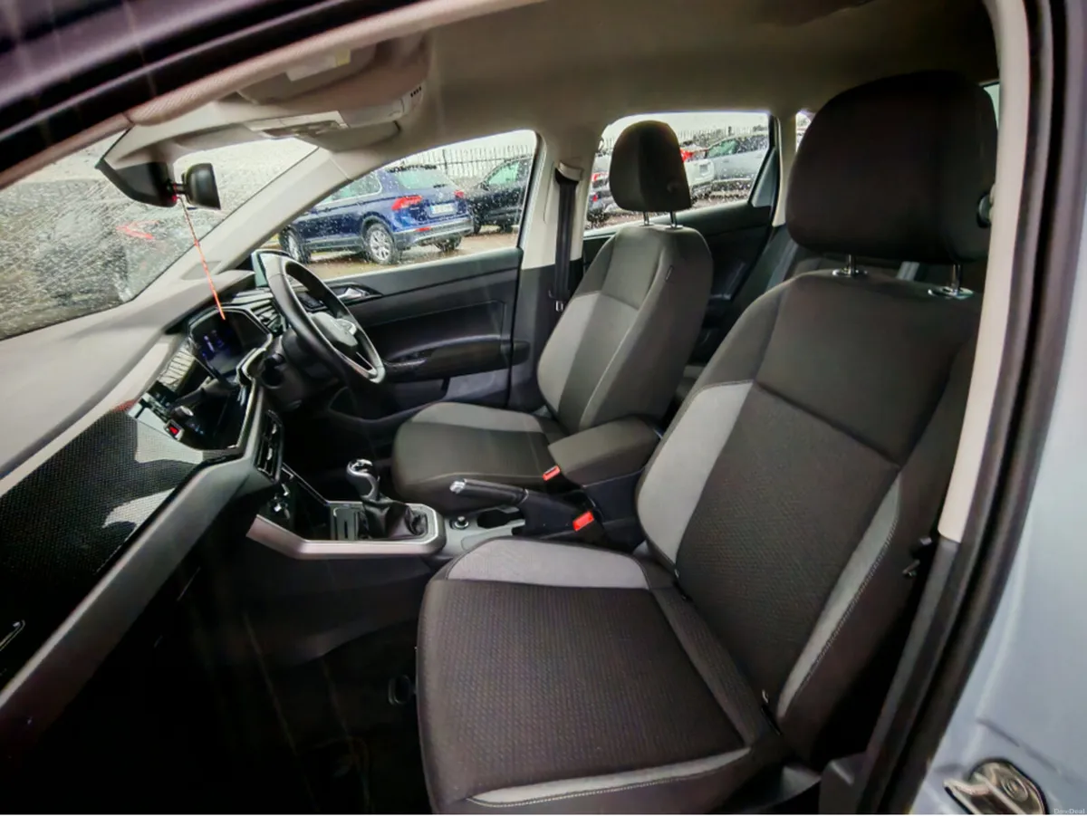 Volkswagen Polo LIFE 1.0 TSI 95BHP MANUAL 5SPEED - Image 4