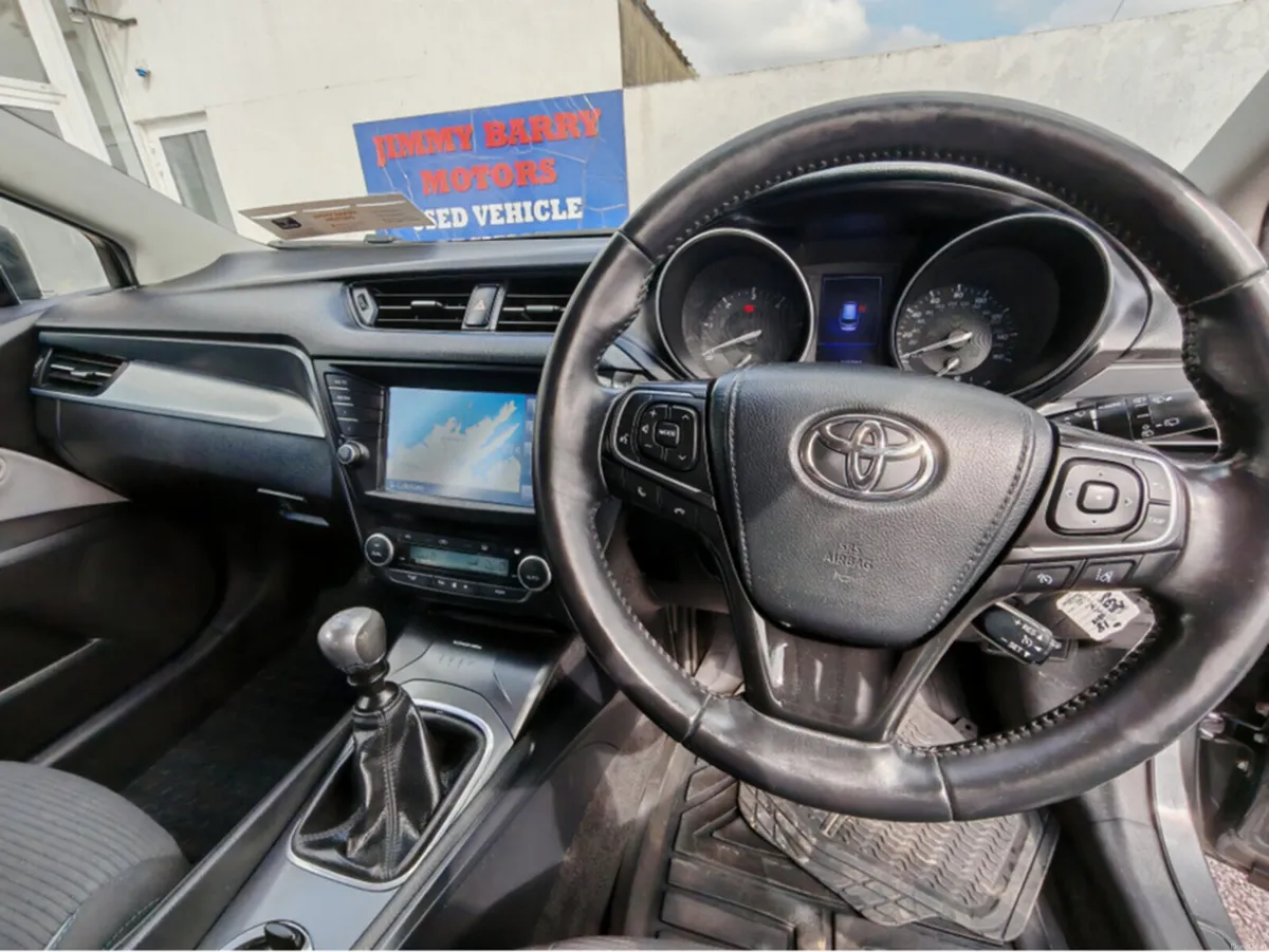 Toyota Avensis 1.6 D-4D BUSINESS EDITION 5DR - Image 2