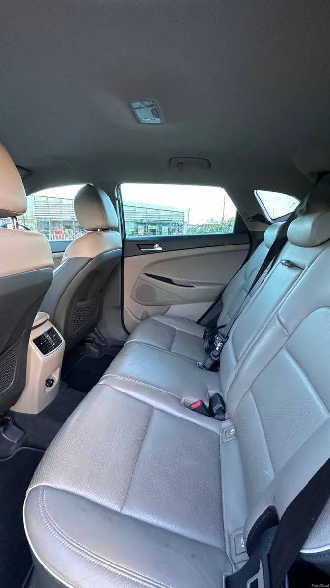 Tucson 1.6 facelift model 1 owner14500€ - Image 3