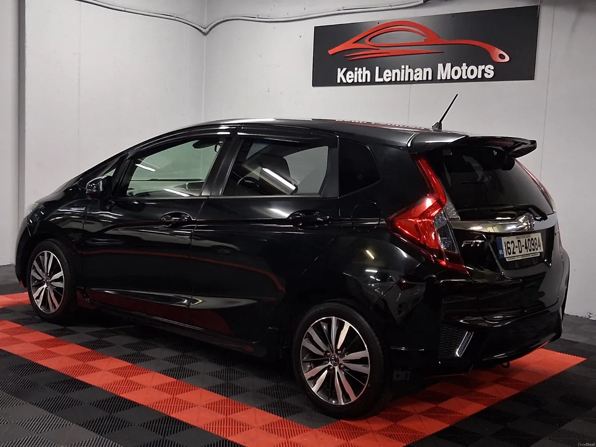2016 Honda Fit **HYBRID** - Image 3