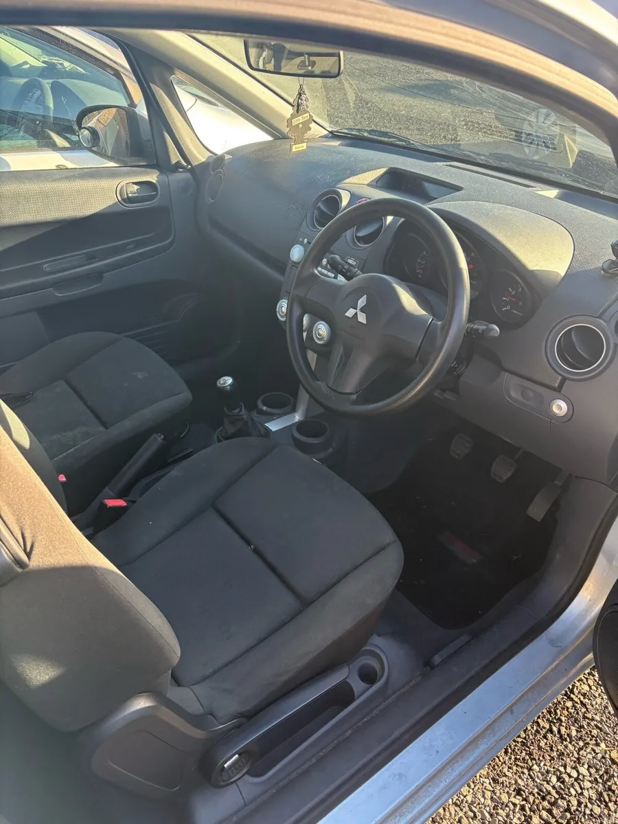 Mitsubishi colt - Image 3