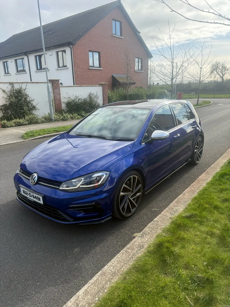 Volkswagen Golf R - Image 1