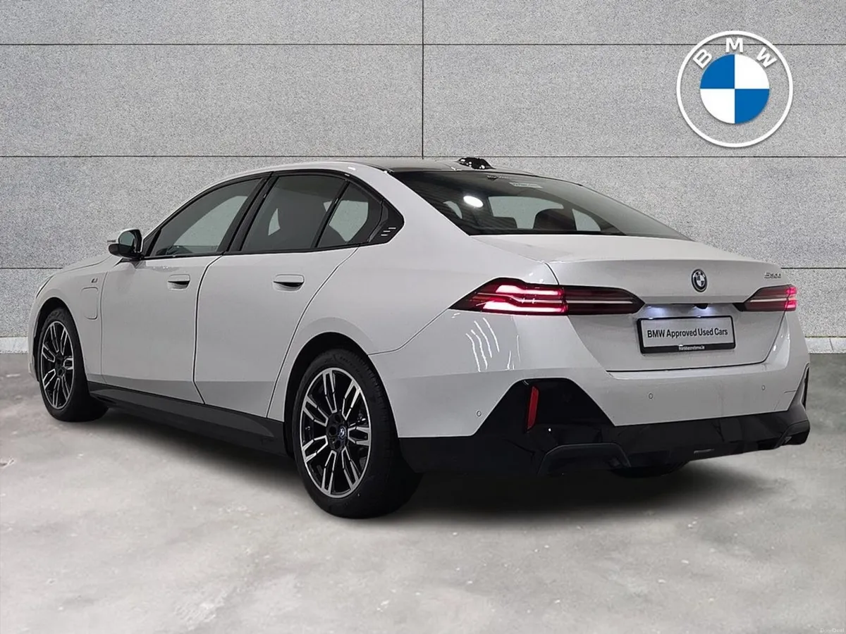 BMW 5-Series 530e M Sport Saloon - Image 3