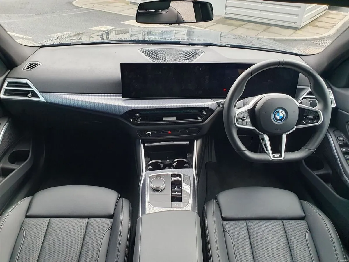 BMW 3-Series 330e M Sport Saloon - Image 4