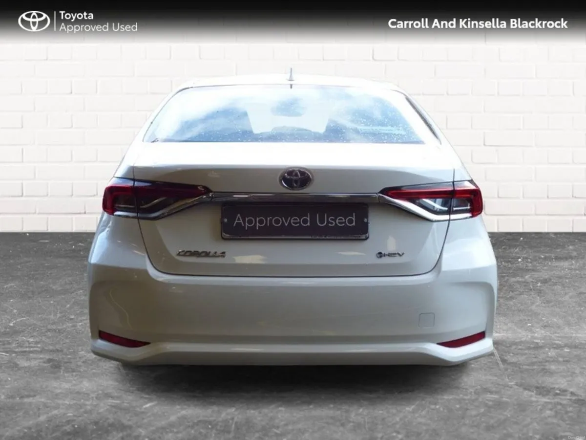 Toyota Corolla Hybrid Luna Saloon - Image 4
