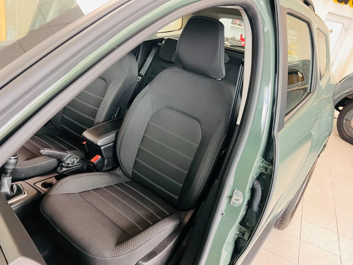 As New 2023 Nice Spec EXPRESSION Dacia Duster Low - Image 4