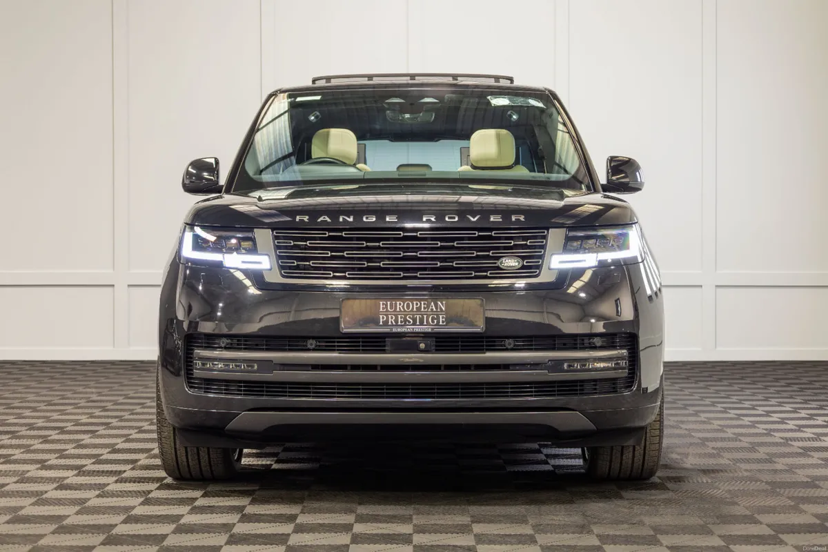 2023 Range Rover P440E SE 5 Seat N1 Crewcab - Image 2