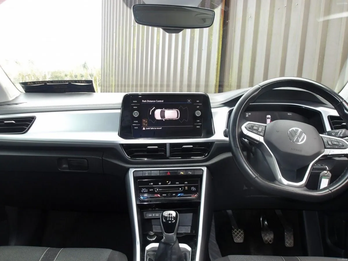 Volkswagen T-Roc 2023 LIFE 1.0 TSI 110BHP *SPECIAL - Image 4