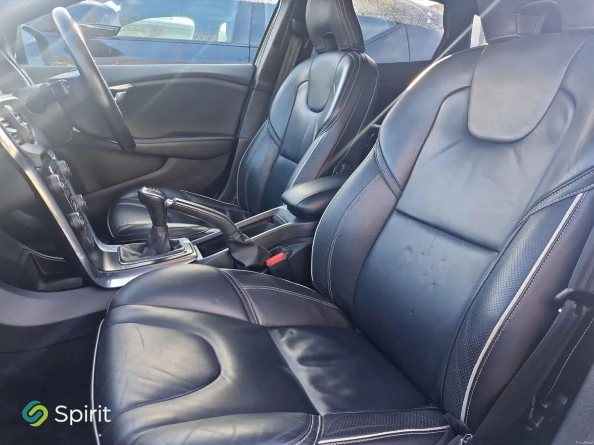 Volvo V40 D2 (120hp) R-Design, Full Nappa Leather, - Image 4