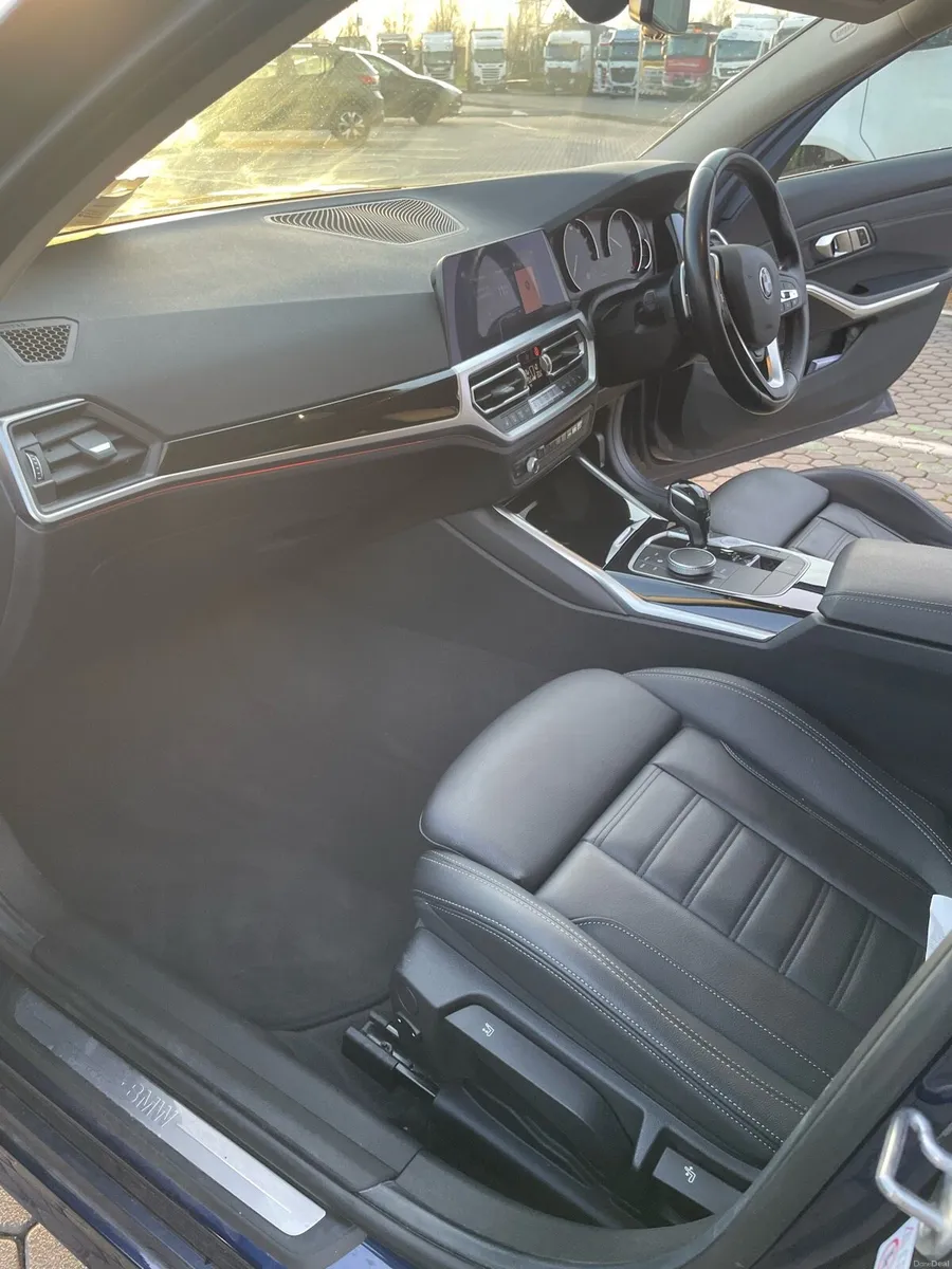 BMW 320d - Image 4