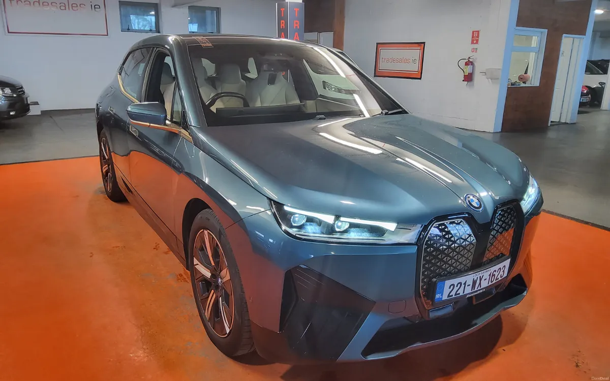 BMW iX 2022 - Image 1