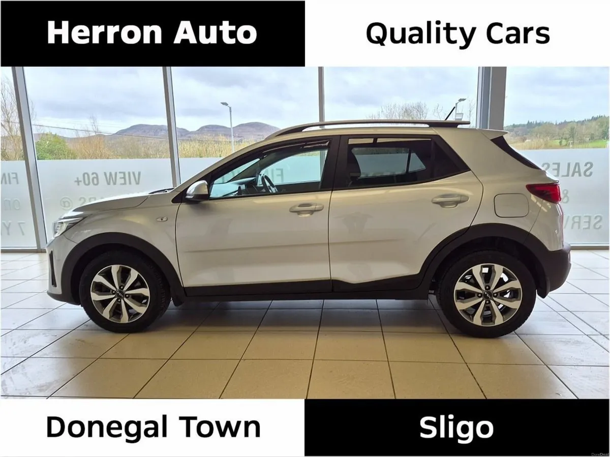 Kia Stonic 1 OWNER | HIGH SPEC - Image 2