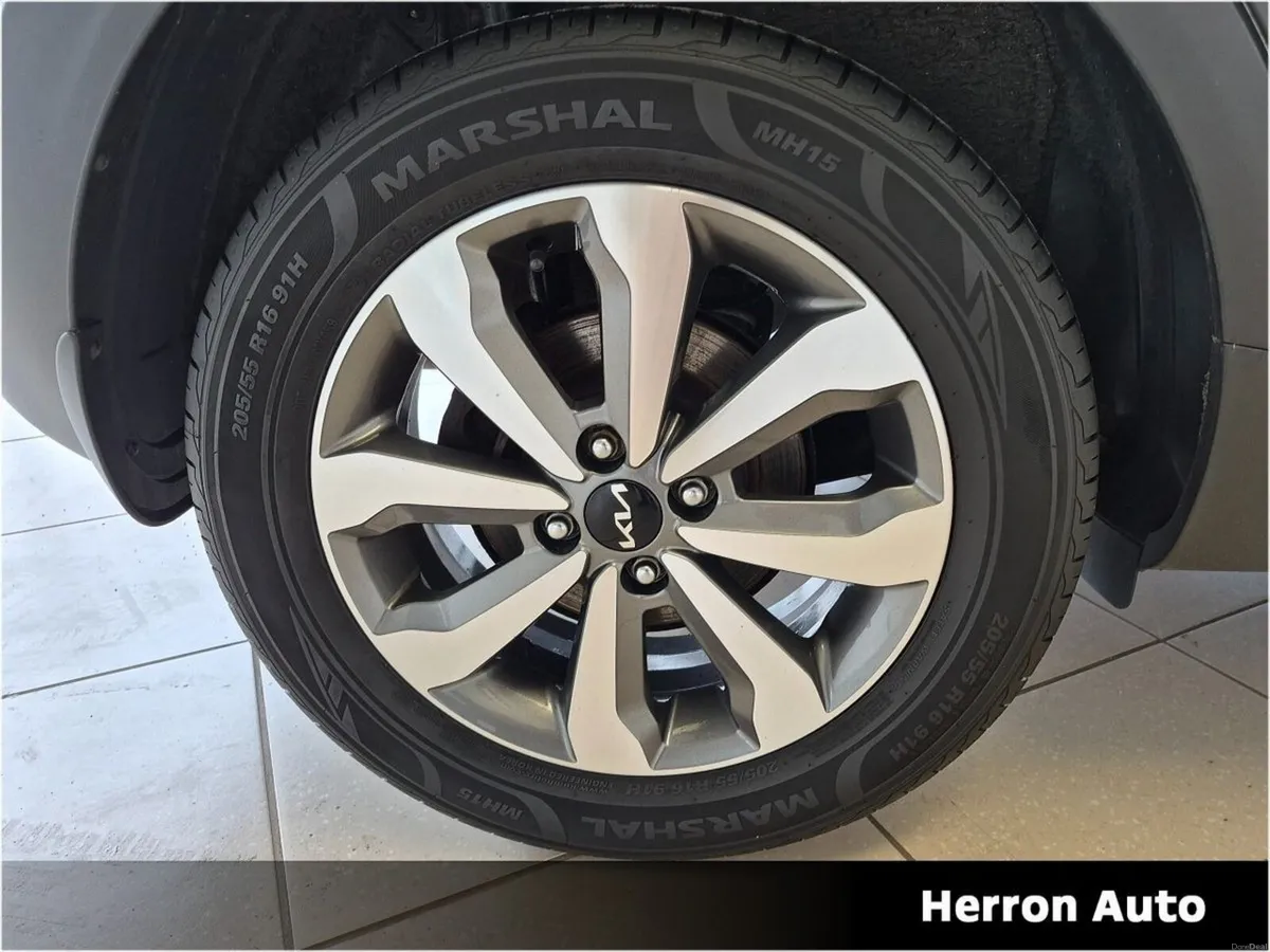 Kia Stonic 1 OWNER | HIGH SPEC - Image 4