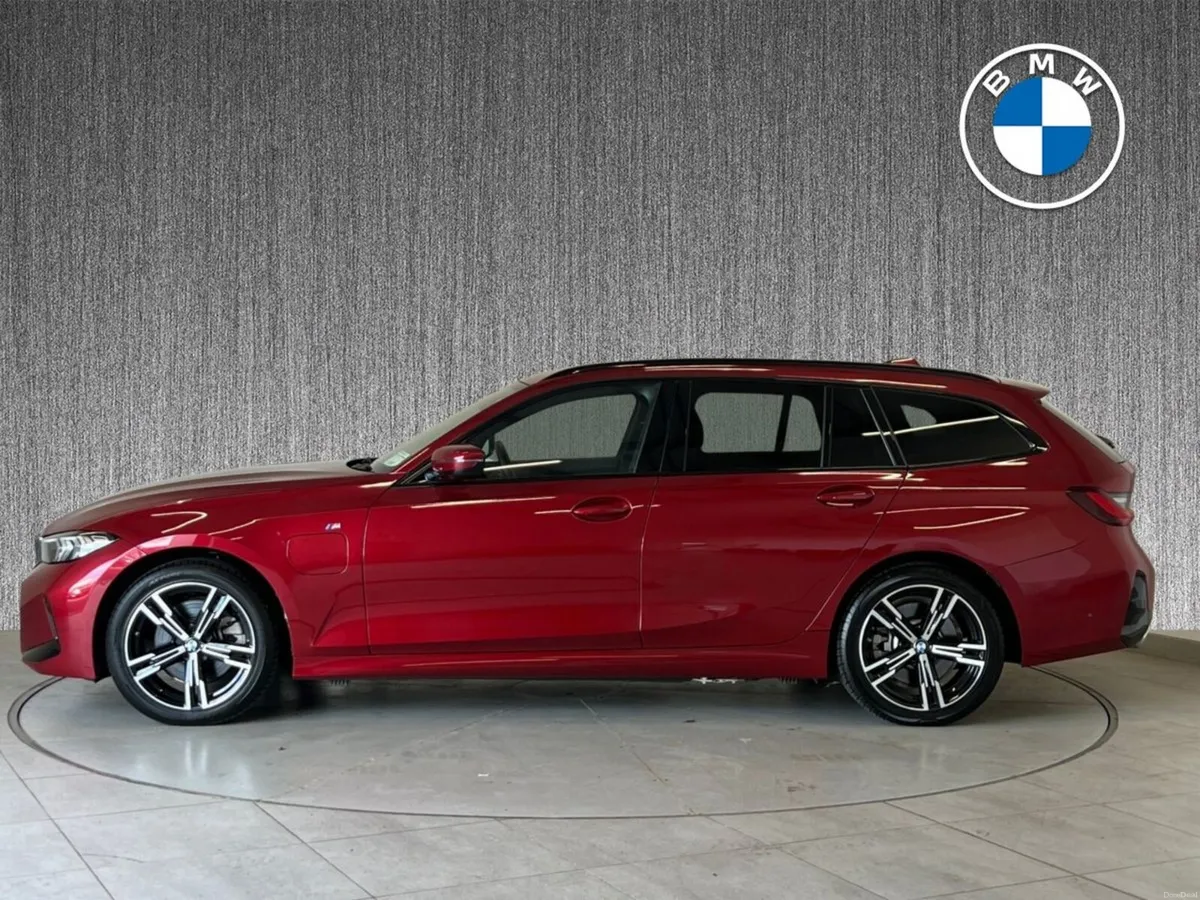 BMW 3-Series 330e M Sport TOURING - Image 3