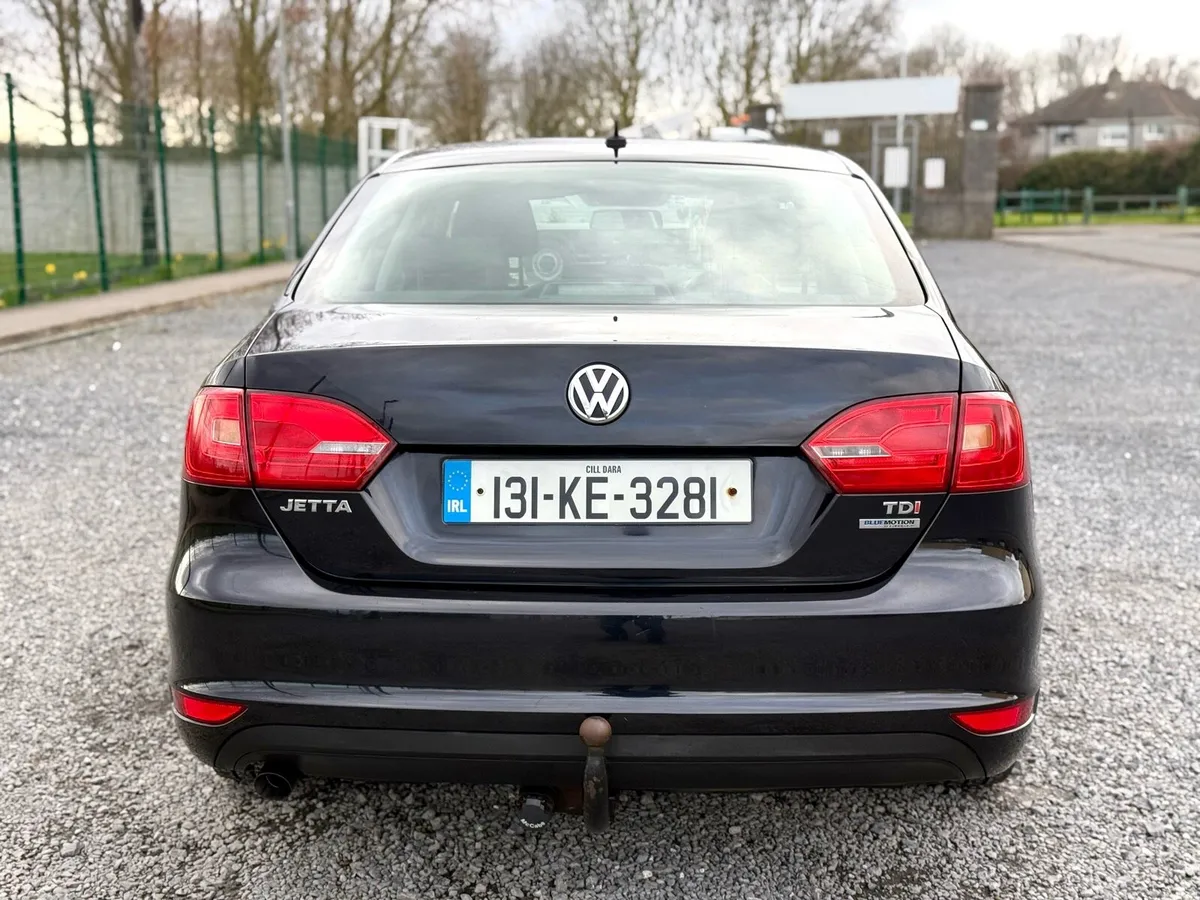 Volkswagen Jetta 2013 - Image 4