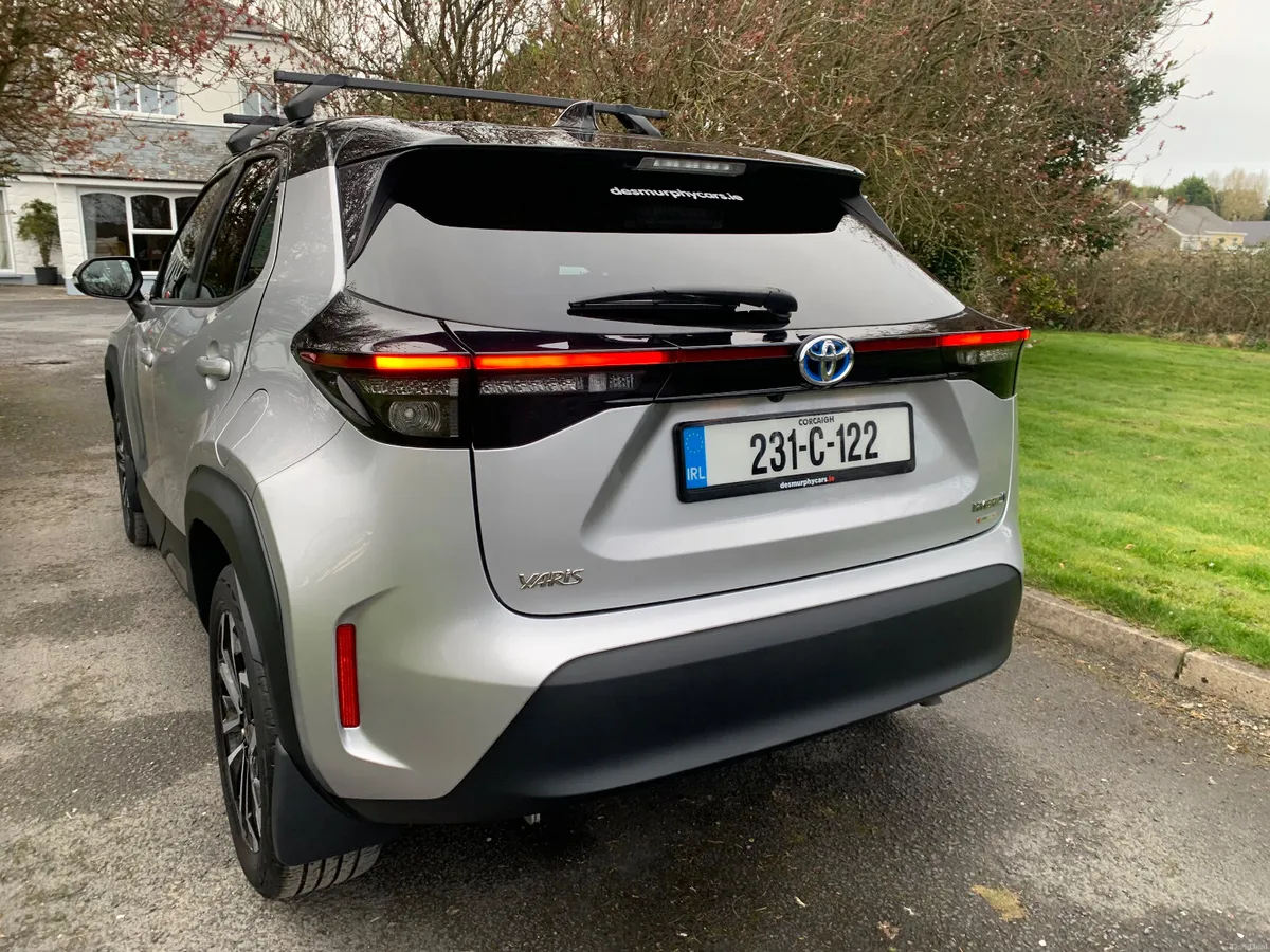 Toyota Yaris Cross 2023 LUNA SPORT HYBRID - Image 4