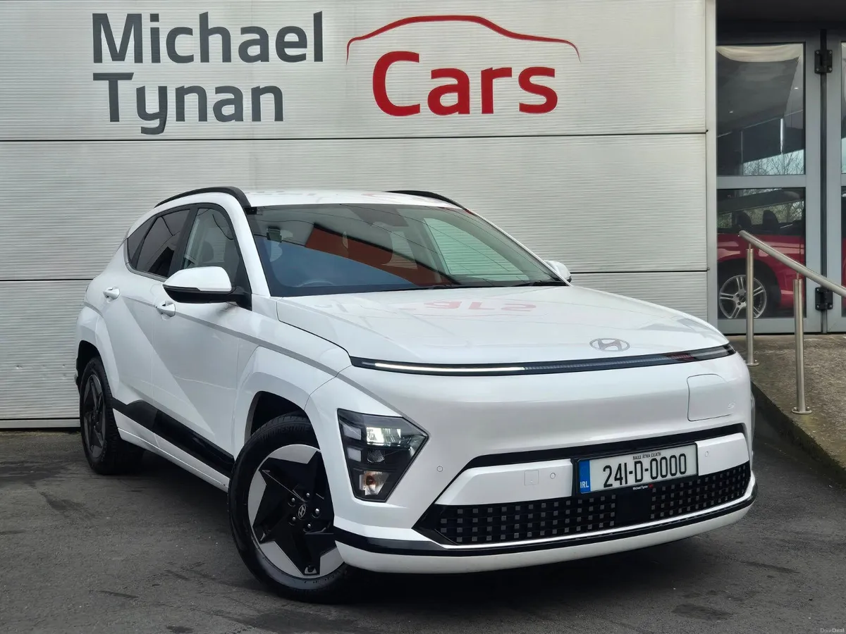 2024 Hyundai Kona 65kwh Advance, 17" Alloys - Image 1