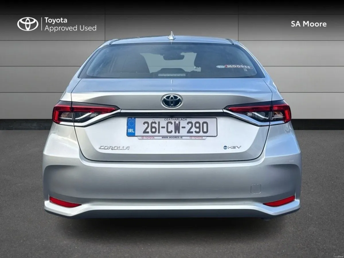 Toyota Corolla HYBRID SALOON LUNA - Image 4
