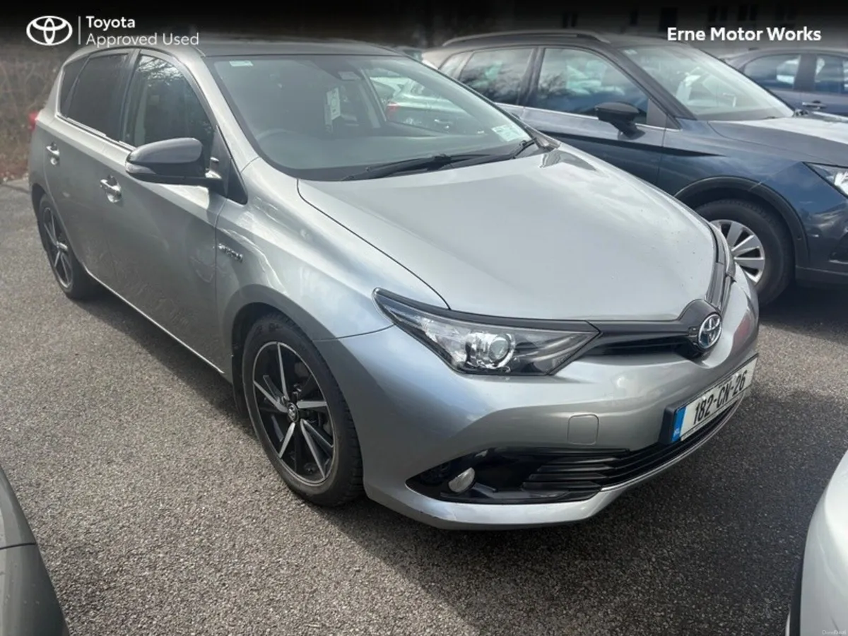 Toyota Auris AURIS HYBRID LUNA SPORT - Image 1