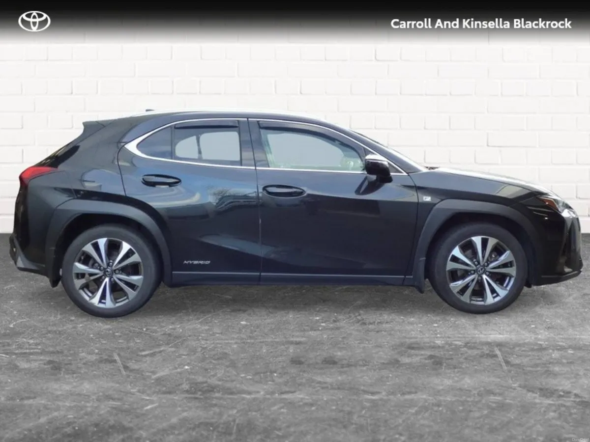 Lexus UX Hybrid F Sport - Image 3