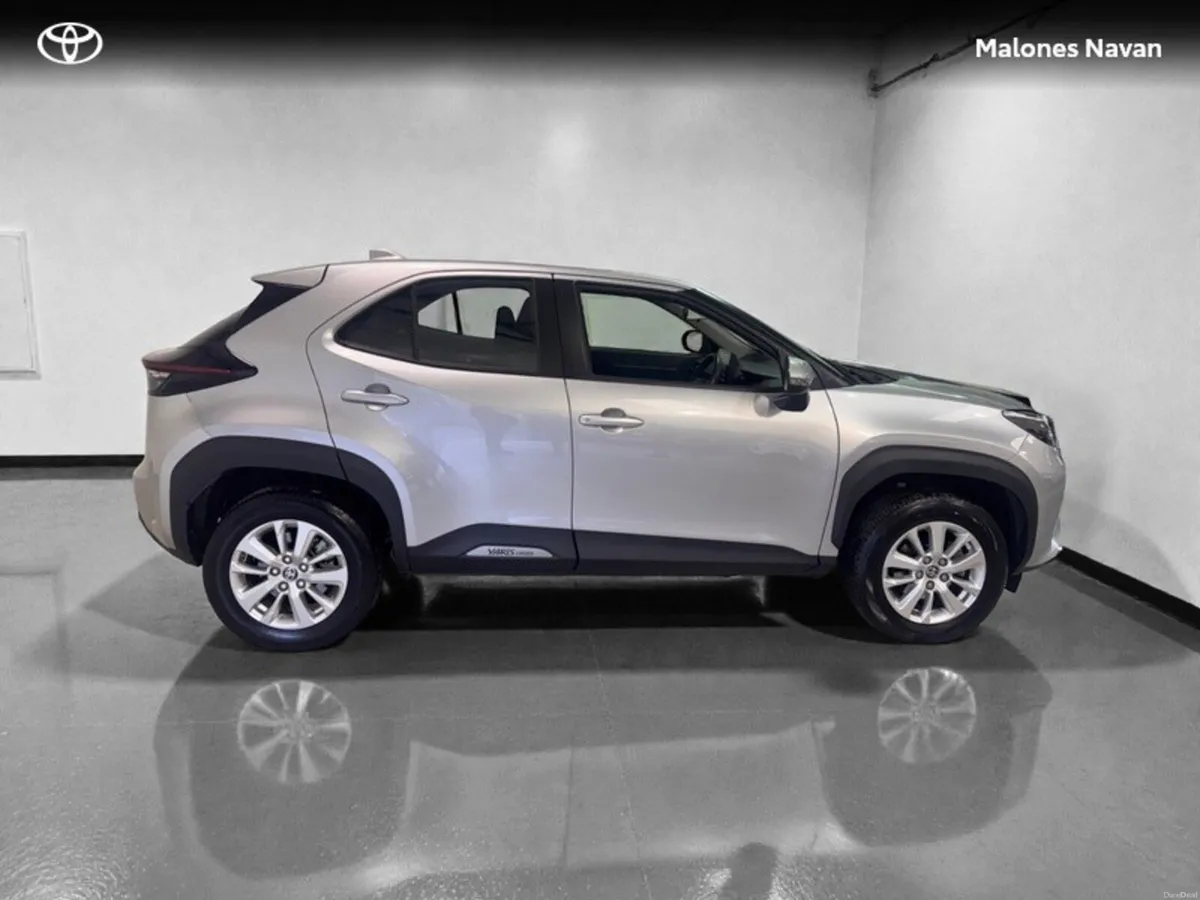 Toyota Yaris Cross YARIS CROSS LUNA - Image 3