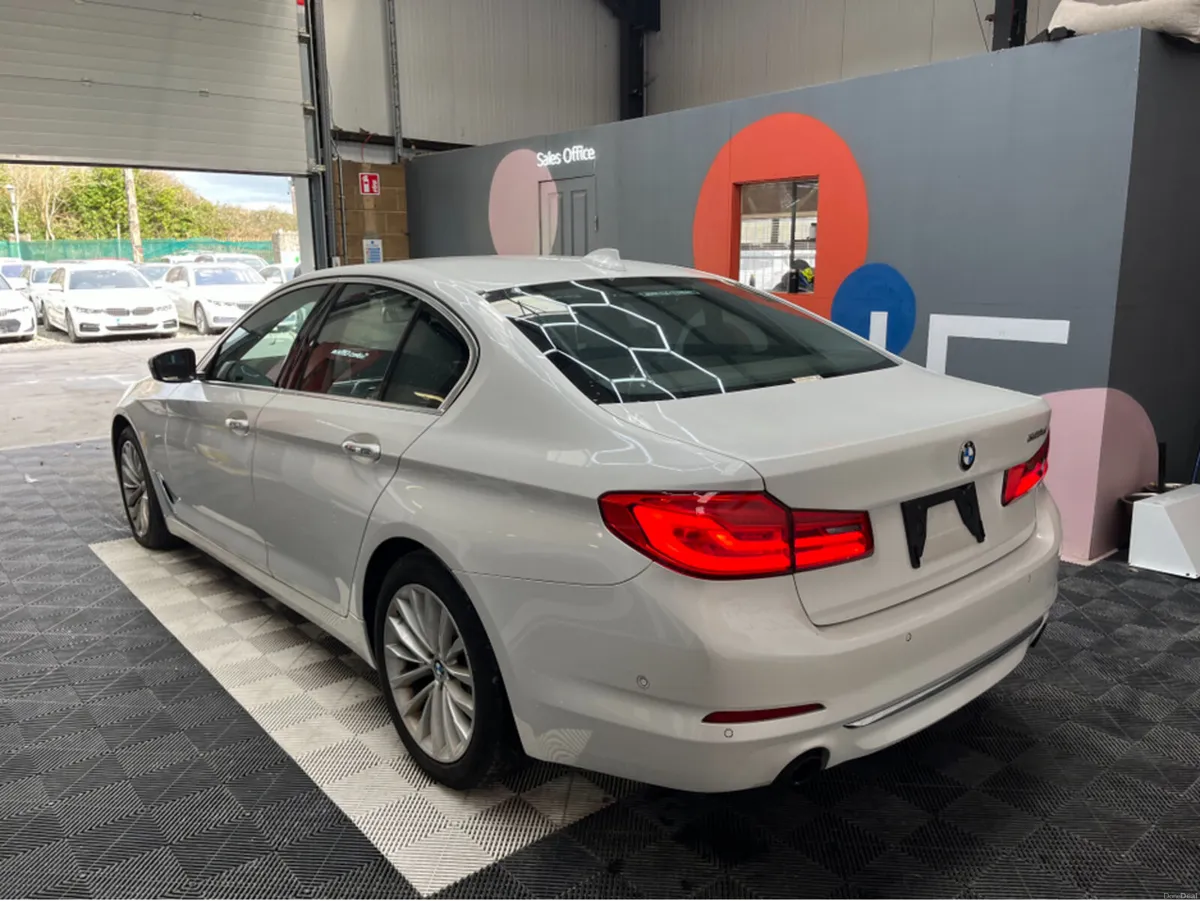 BMW 5-Series 2017 BMW 523D LUXURY 2.0 AUTOMATIC / - Image 4