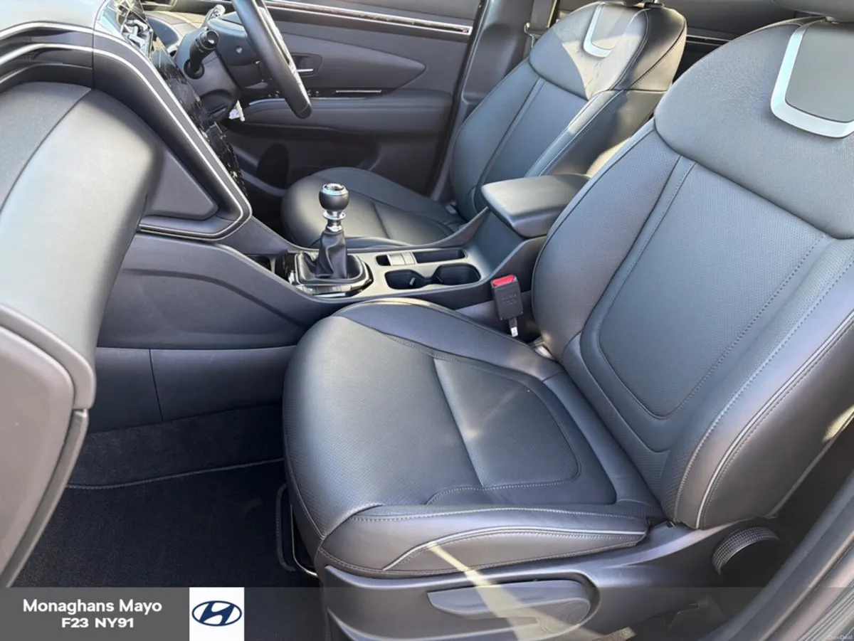 Hyundai Tucson EXECUTIVE 1.6 DIESEL 5DR - Image 4
