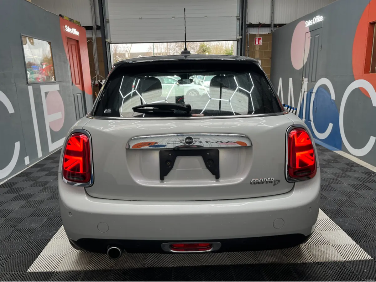 Mini Cooper 2018 MINI COOPER D 1.5 AUTOMATIC / CRU - Image 3