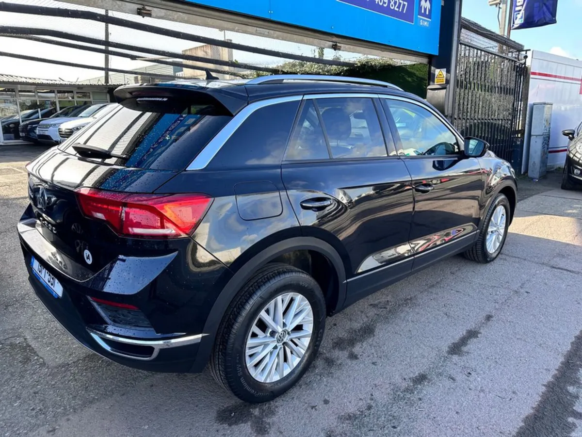 Volkswagen T-Roc 1.6TDI DESIGN MODEL, FULL VW HIST - Image 3