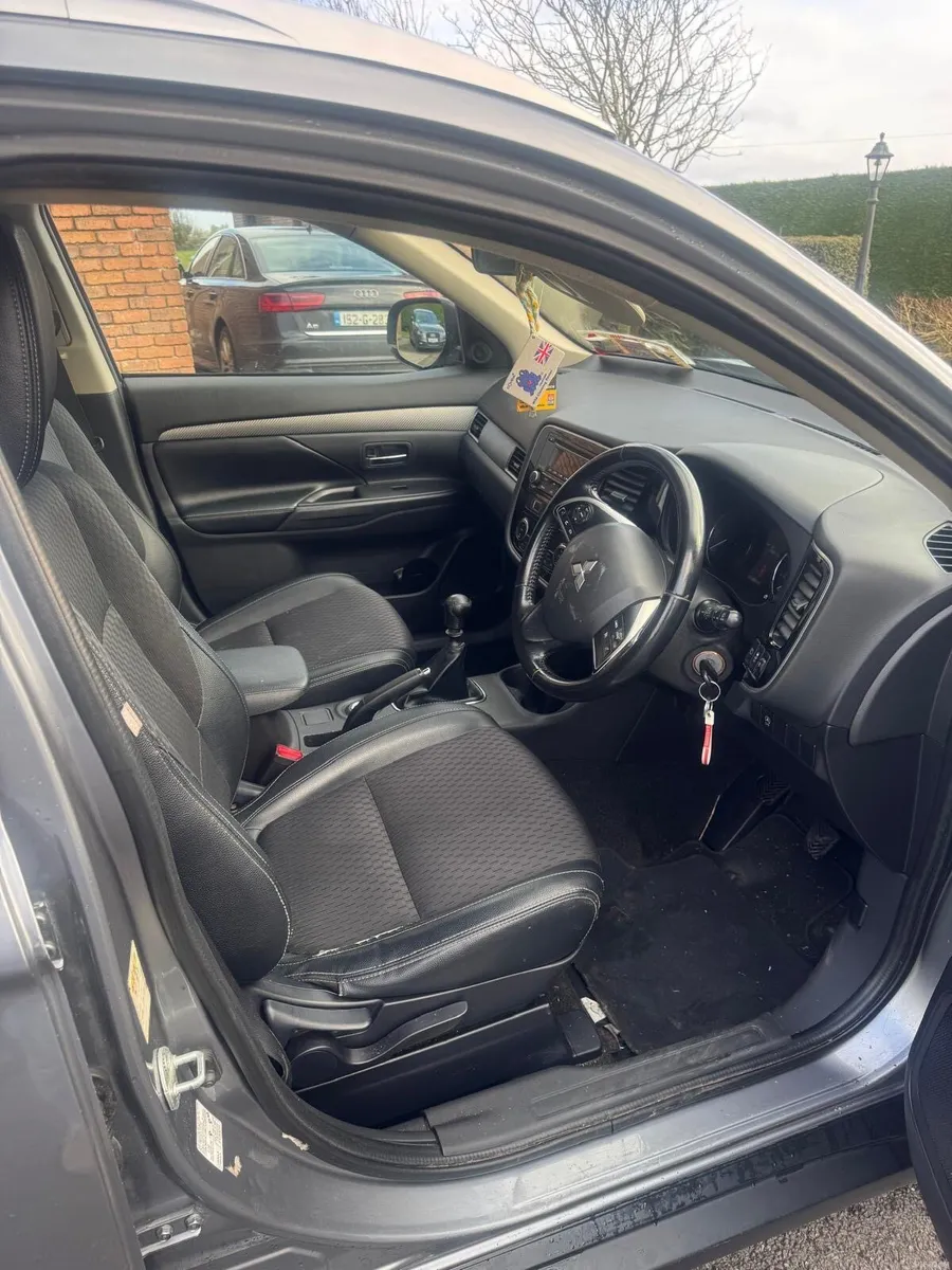 Mitsubishi Outlander - Image 4