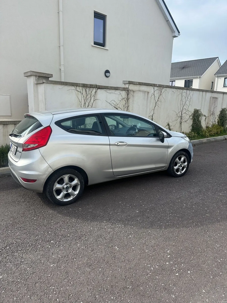 Ford Fiesta 1.2 2010 - Image 1