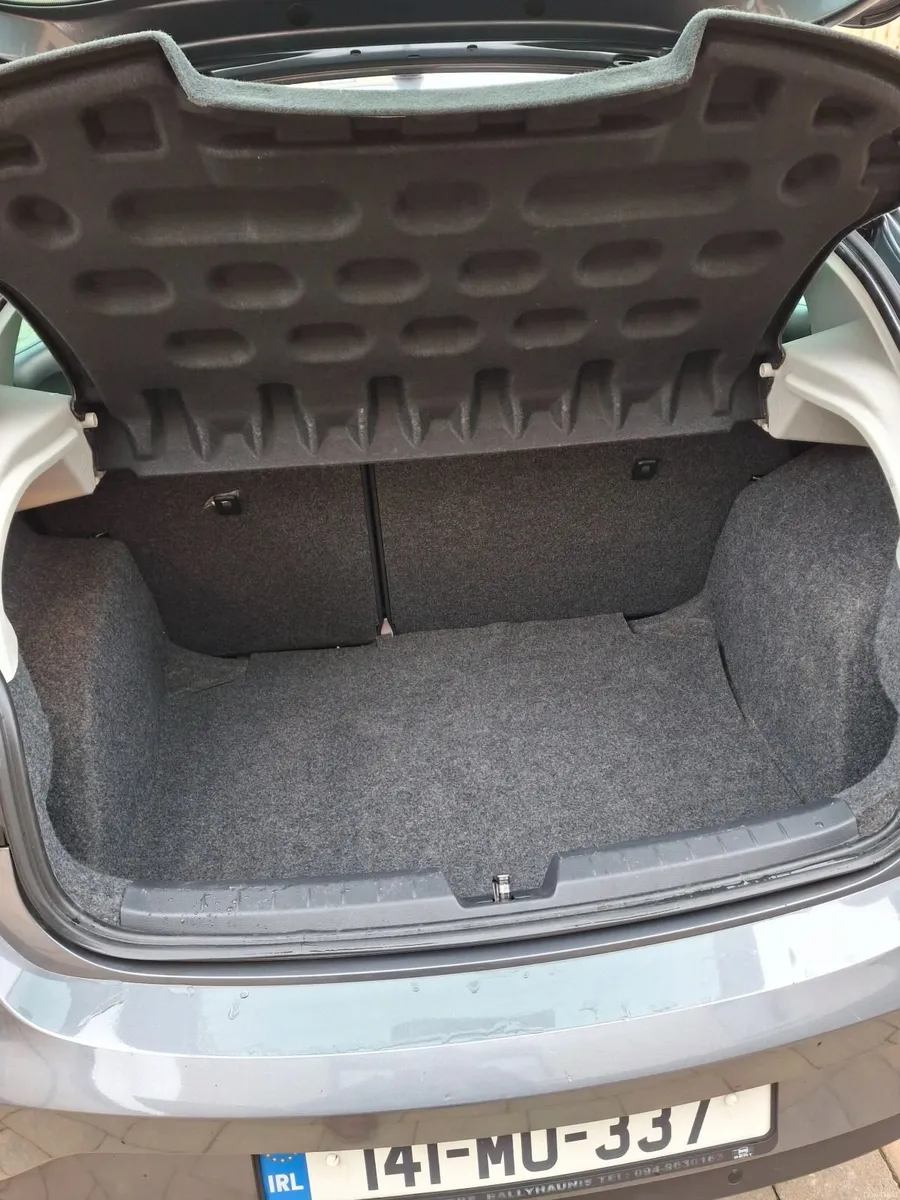 SEAT Ibiza 2014 - Image 2
