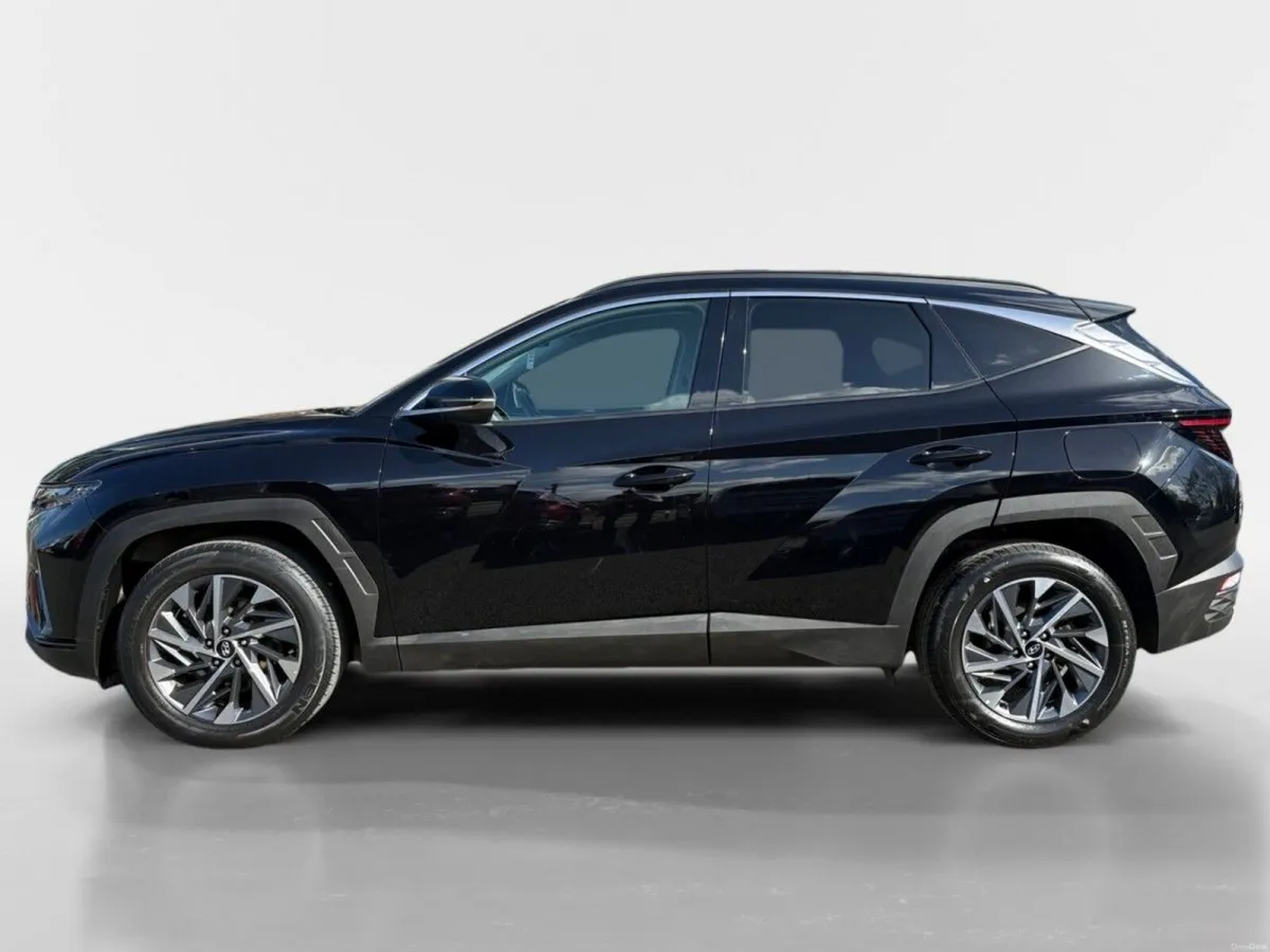 Hyundai Tucson 2WD Executive Plus - Image 4
