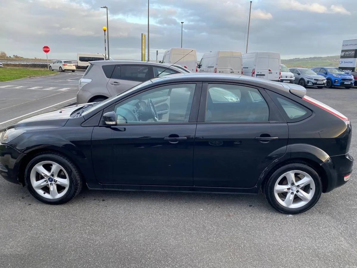 ford focus 2010 good condition - Image 3