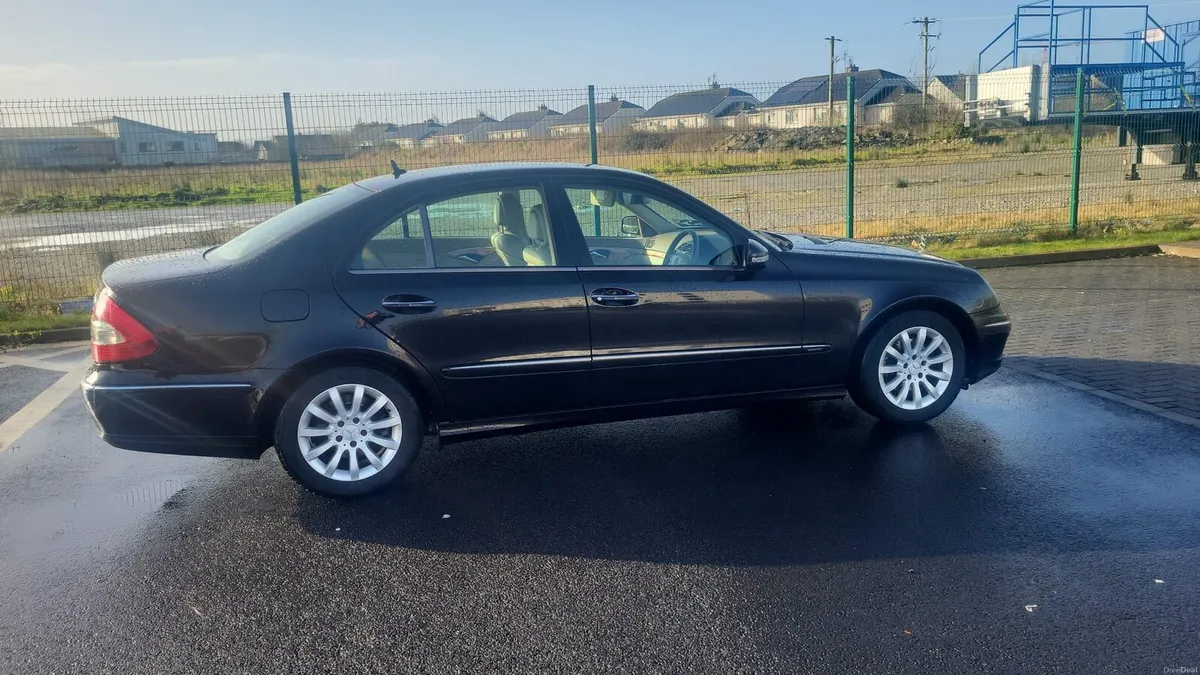 07 mercedes e200 - Image 1